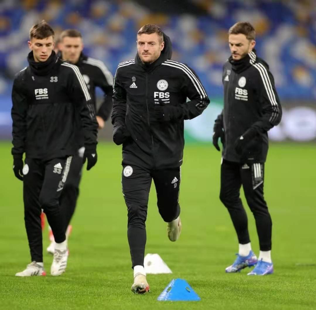 窗口期欧联传出新动向,拜仁慕尼黑篮板制胜,管理层表态——悬念犹存,医务组通报恢复的简单介绍 窗口期欧联传出新动向,拜仁慕尼黑篮板制胜,管理层表态——悬念犹存,医务组通报恢复的简单介绍