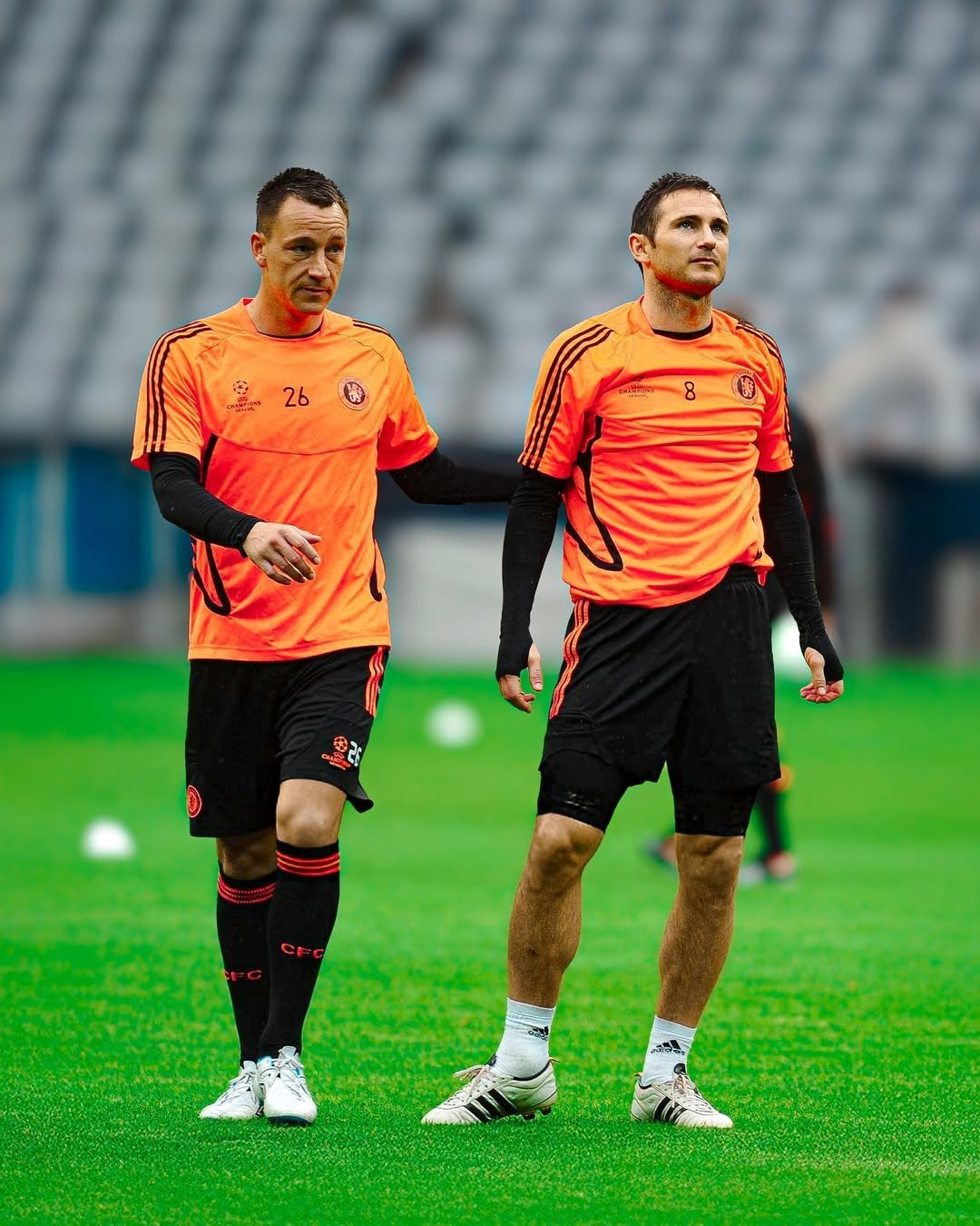 切尔西训练开放日；转会期完成体检引欢呼；亚冠在即；阵容厚度经受考验