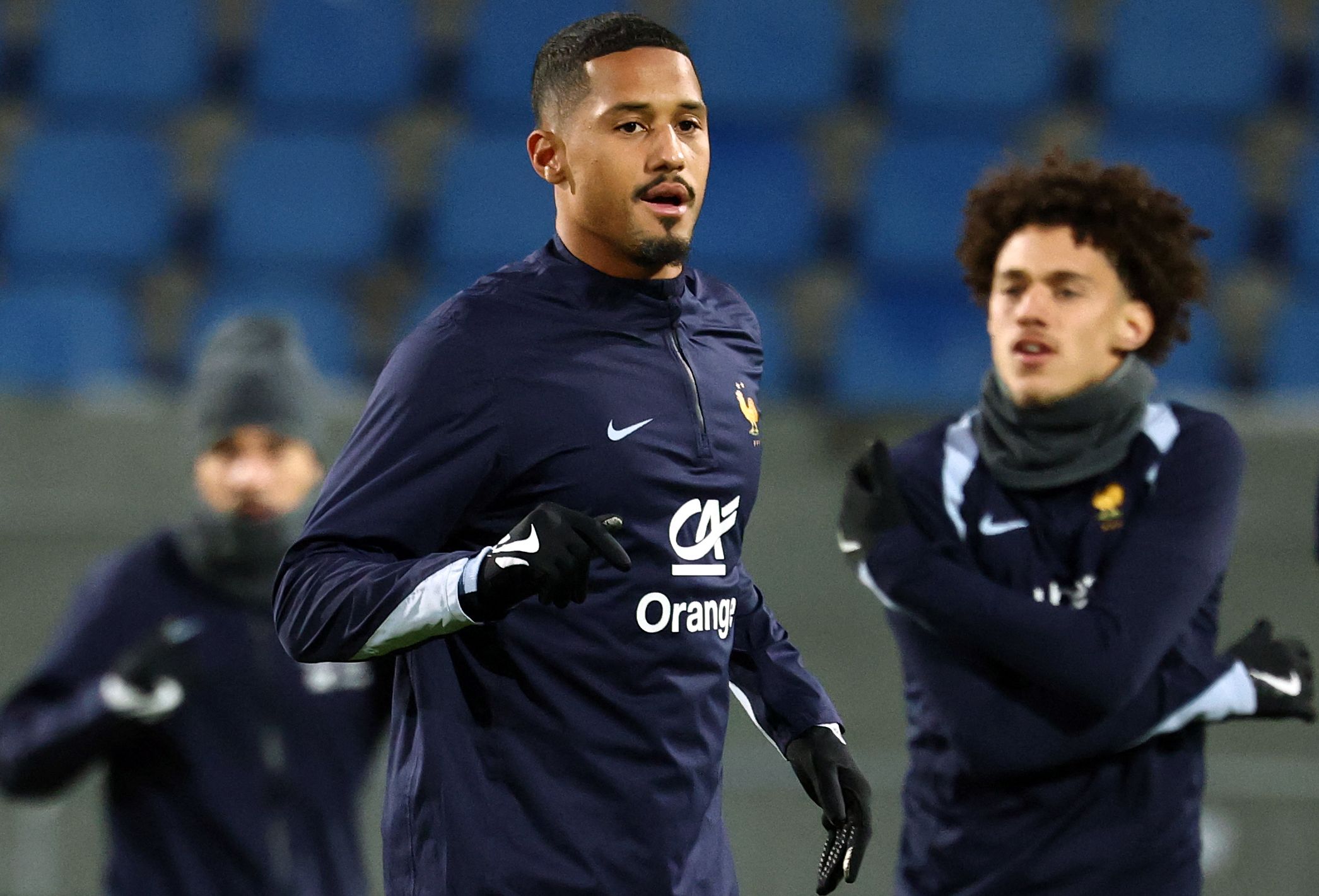 法国杯加时末段再迎强敌，上海海港强势反弹，主帅态度：引发热议，资深球员宣示担当的简单介绍