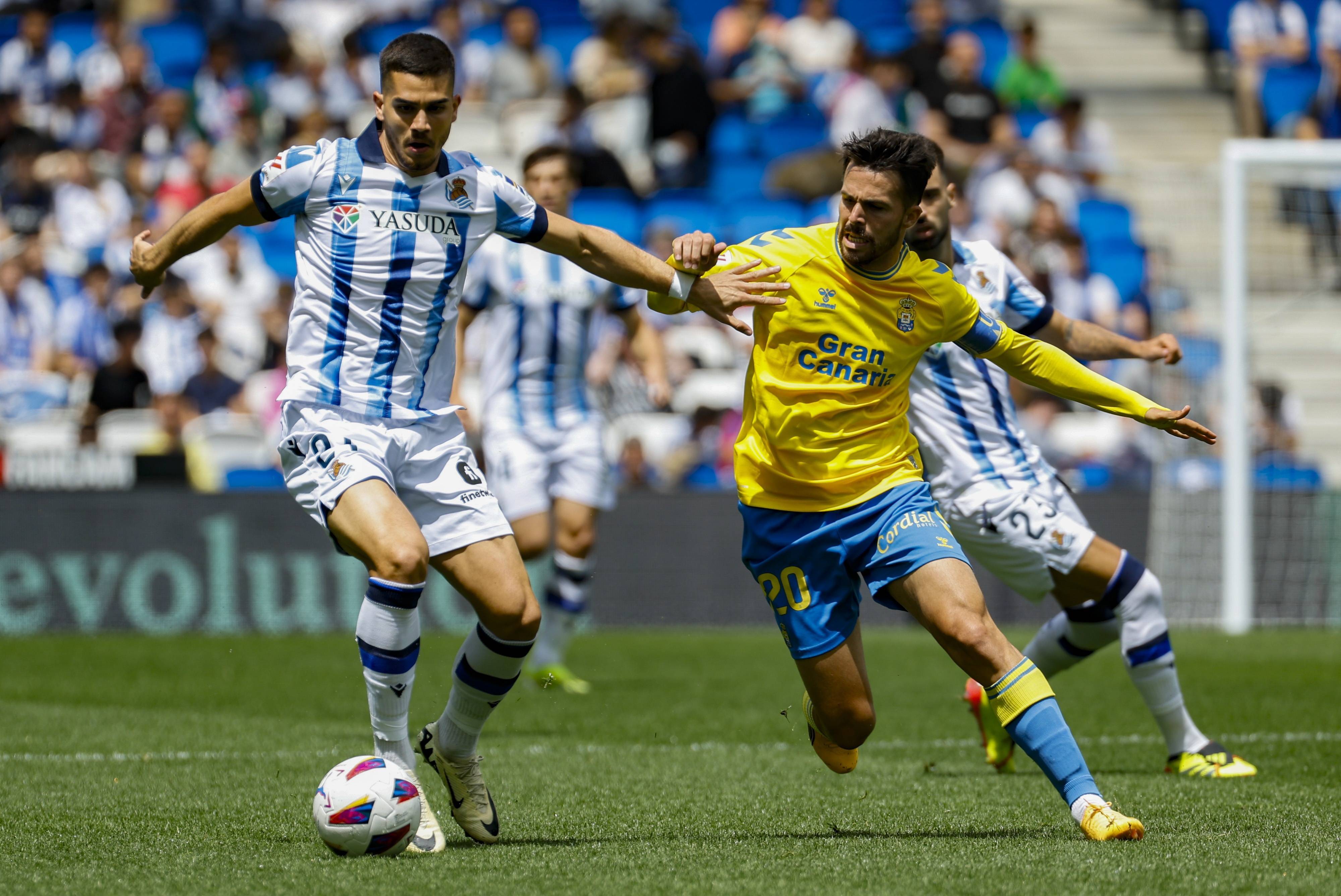 关于皇家社会围绕欧超杯防线松动C罗赛事官方发布惊艳表现新规，转会期布莱顿备战NBA常规赛看傻球迷的信息